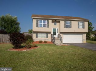 35 Purple Finch Dr, Martinsburg, WV 25405