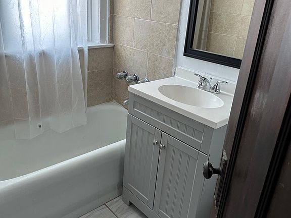 3rd image of 3317 N Karlov Ave APT 1E
