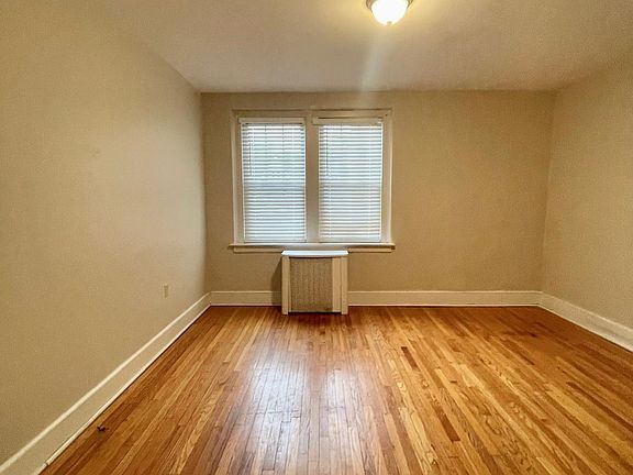 4th image of 405 Main St #4D