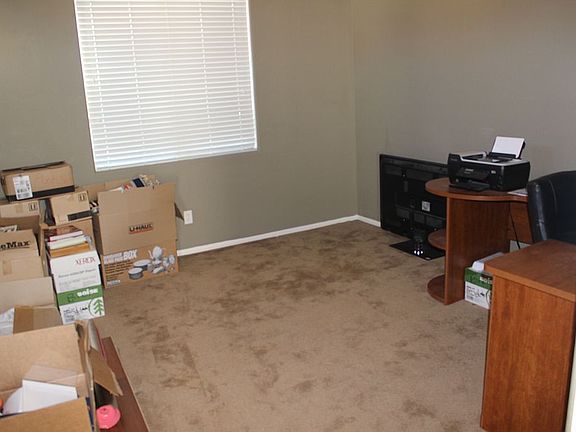 4th image of 41266 W Thornberry Ln