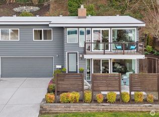 8620 Vashon View SW, Seattle, WA 98136