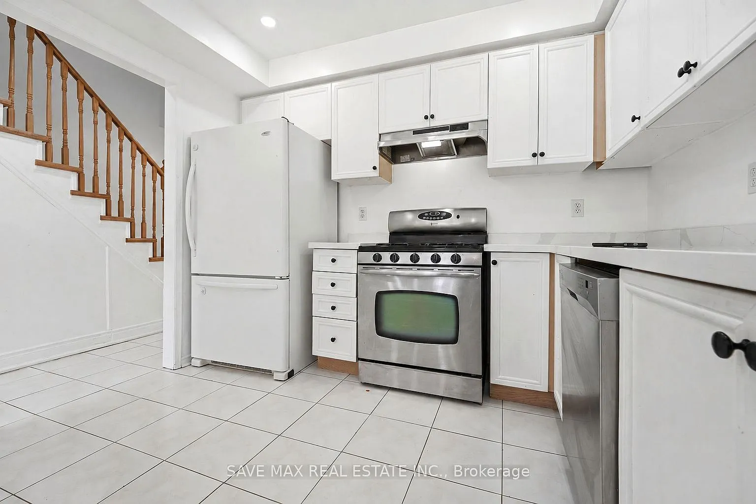 4 bed, $2,900 — Photo 3