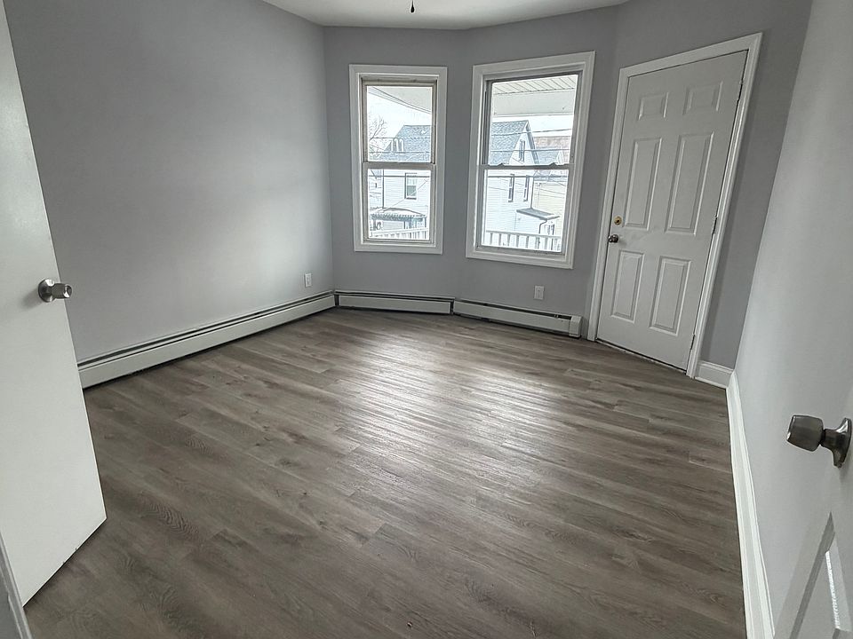 1st image of 429 John St #2R