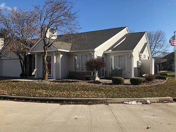2nd image of 130 NW Georgetown Blvd Unit 3