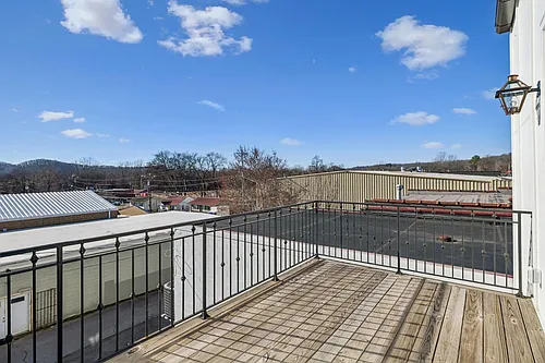 120 N Main St #B Photo 1
