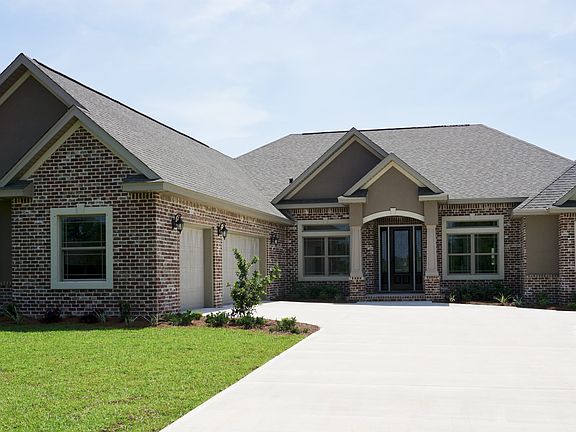 Beautiful brick and stucco