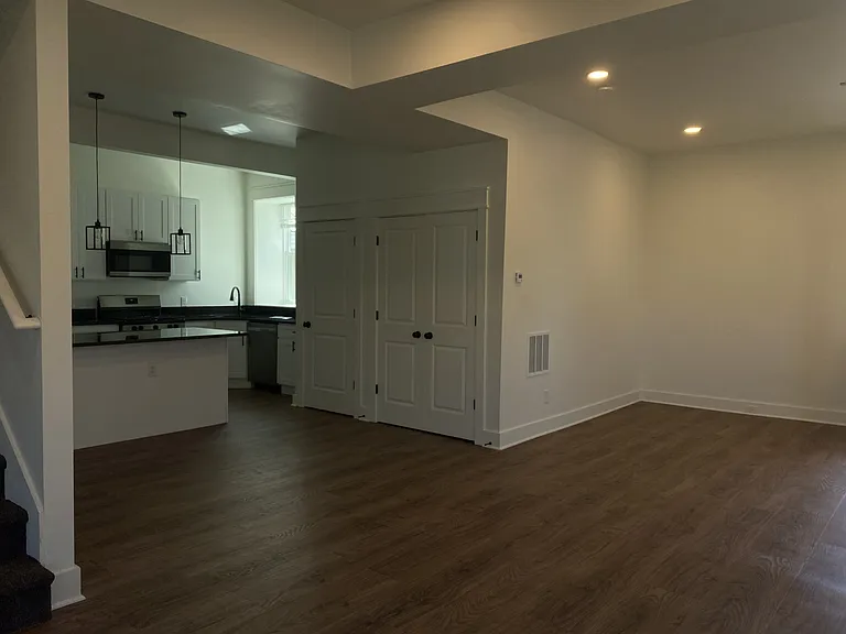 27 W Ferdinand St — Photo 22