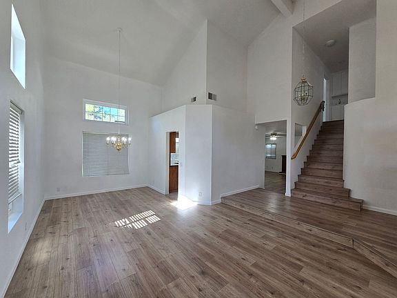 4th image of 2602 Overland Ave