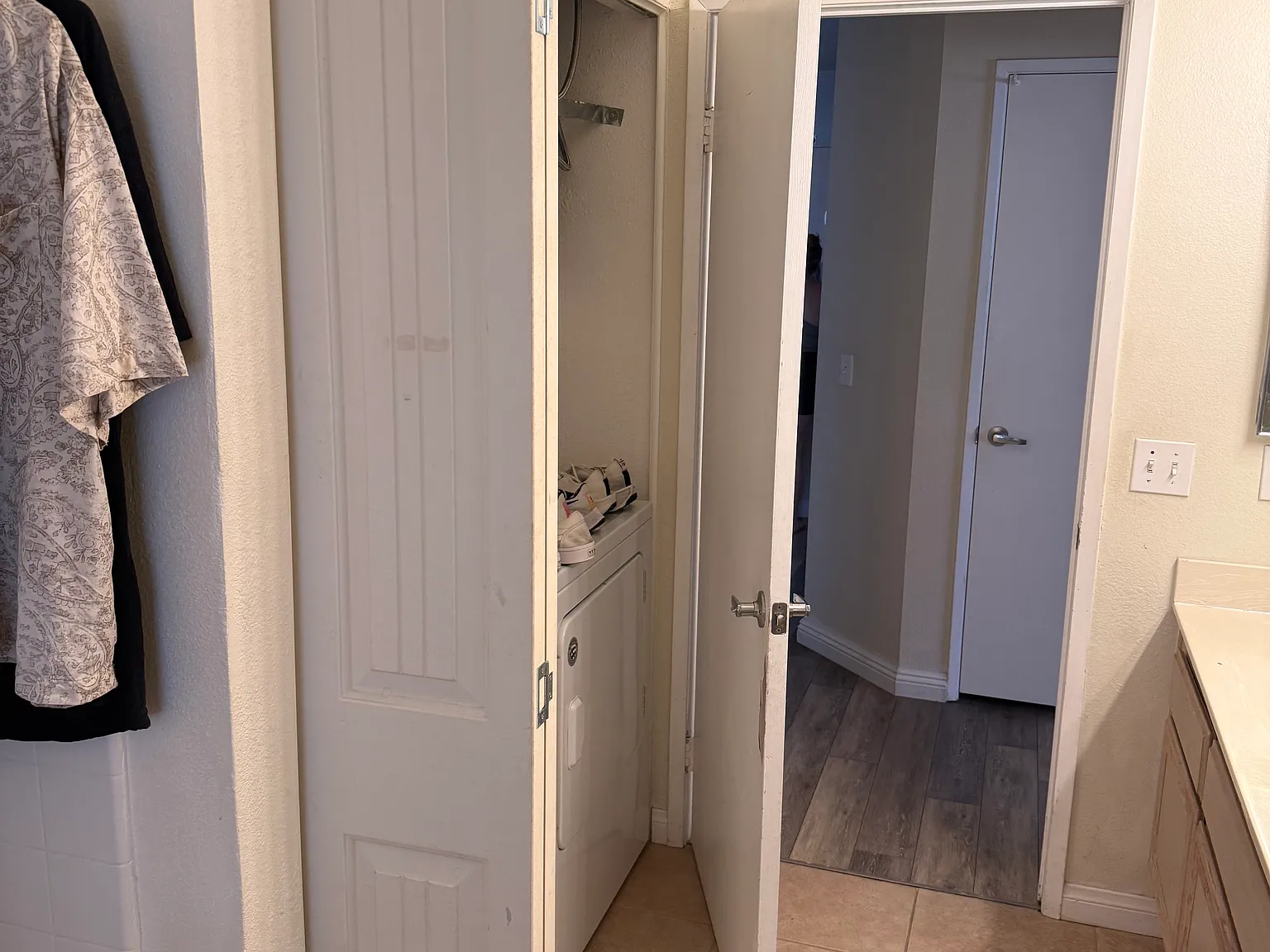 2 bed, 968 sqft, $2,800 — Photo 3