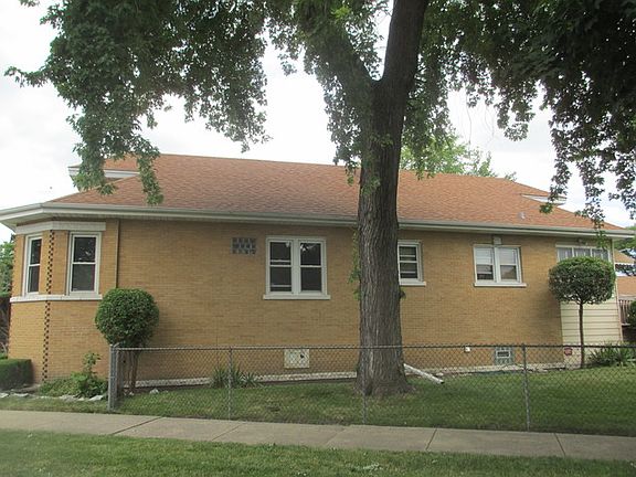 2nd image of 7822 W Oakleaf Ave