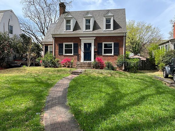 2nd image of 3514 Montrose Ave