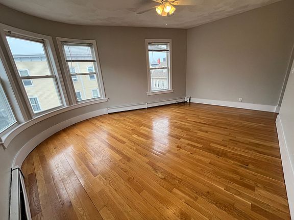 5th image of 33 Portsmouth St #3RW