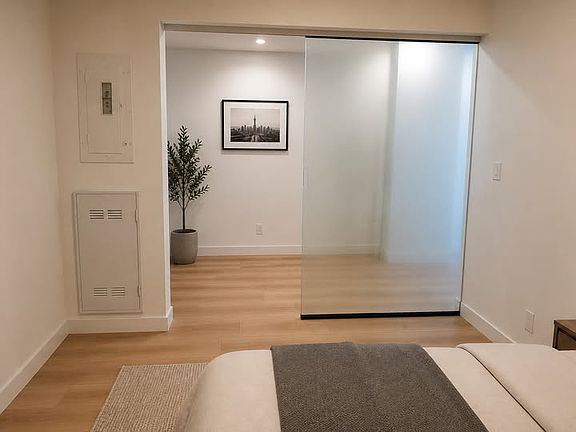 4th image of 708 11th Ave SW