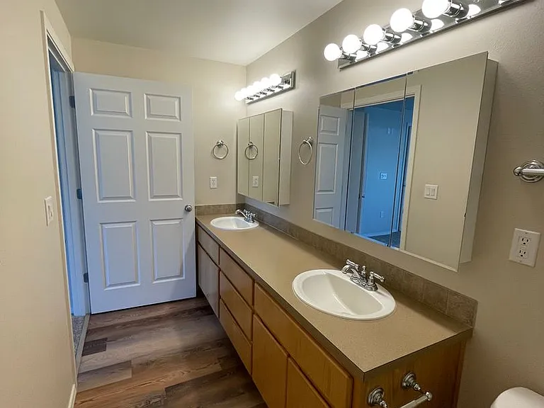 609 S Harborview St — Photo 25