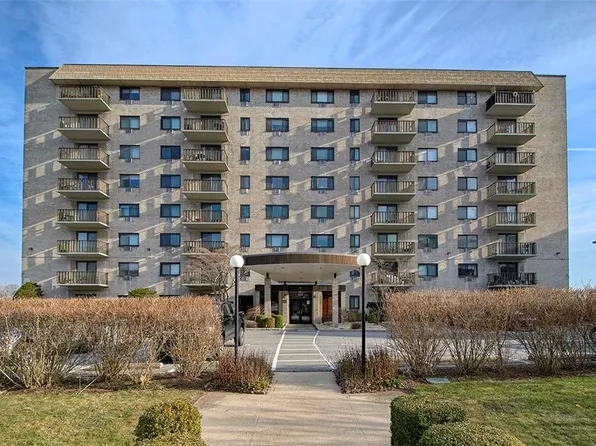 666 Pelham Road #2E, New Rochelle, NY 10805