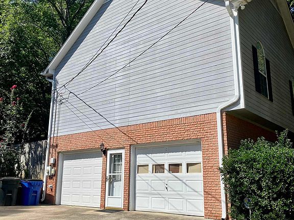 2nd image of 250 Woodbury Dr