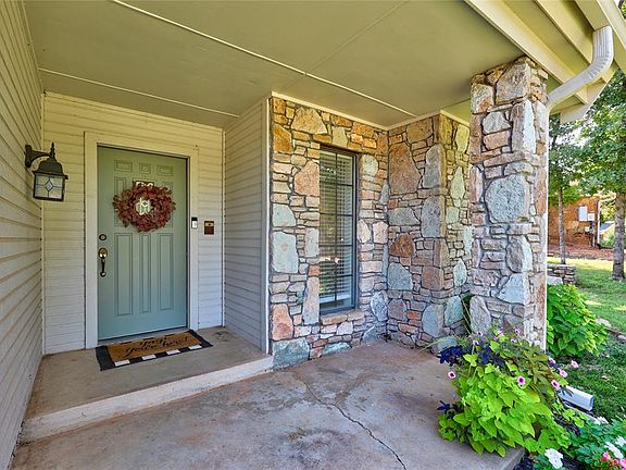 3rd image of 622 Sunny Brook Dr