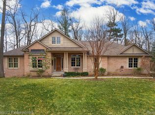 1682 Cree Ct, Oxford, MI 48371