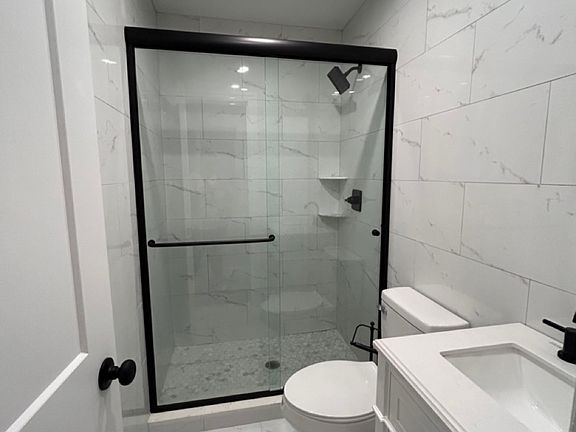 4th image of 358 Bradford Ave #1