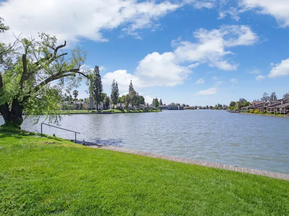 4829 Grouse Run Dr, Stockton, CA 95207