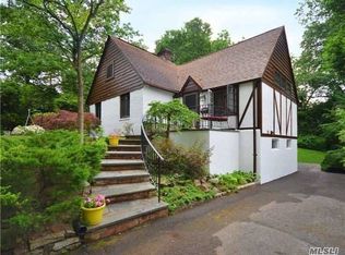 91 Longview Rd, Port Washington, NY 11050