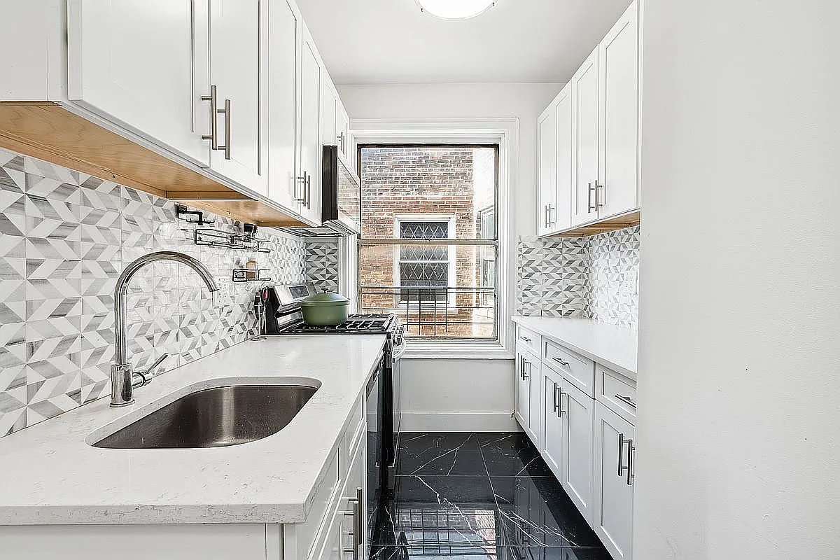 1075 Grand Concourse - 6G — Photo 4