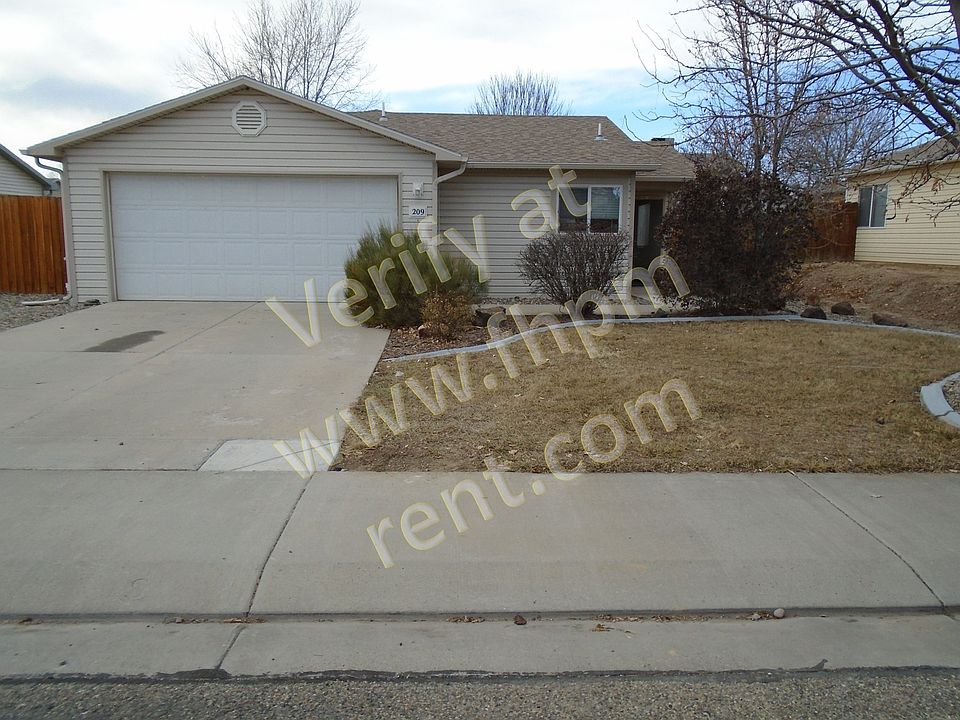 1st image of 209 Narrow Leaf Dr