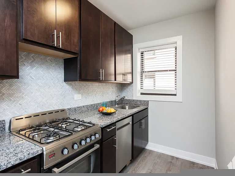 432 W Belden Ave #3 — Photo 12