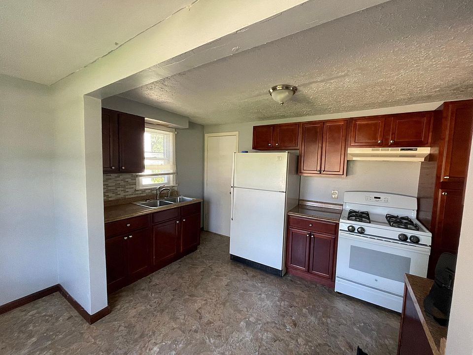 1st image of 139 Boncroft Dr Floor 1
