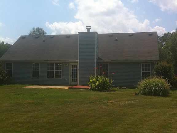 4th image of 214 Country Meadows Cir
