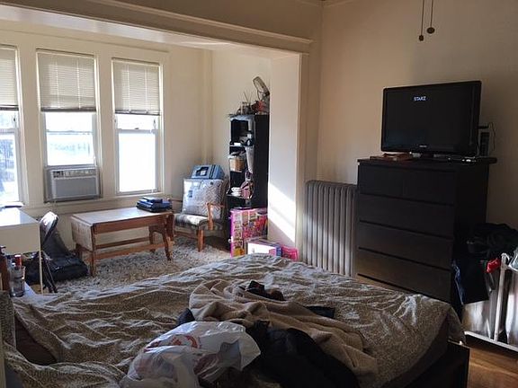 4th image of 1320 W Montrose Ave APT 2