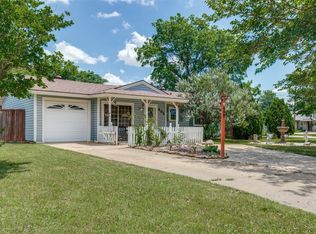 402 Freestone Dr, Euless, TX 76039