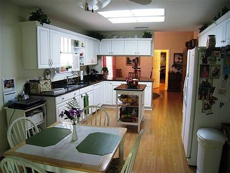 4th image of 1501 Dorset Dr