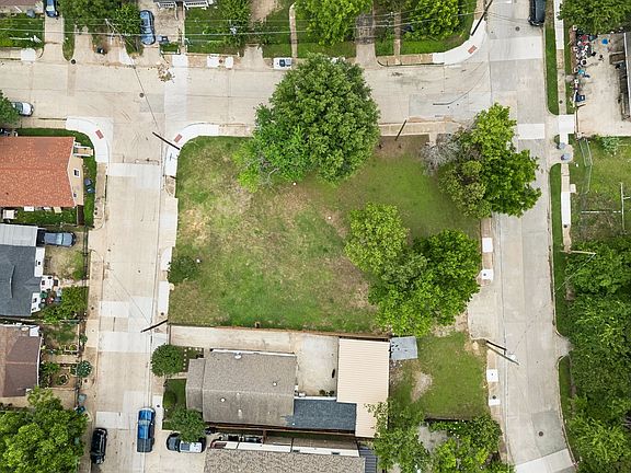 3rd image of 3305 Brantley St
