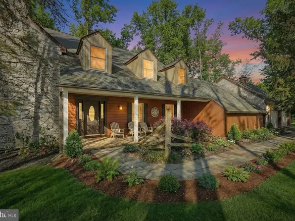 4205 Grandview Rd, Hanover, PA 17331