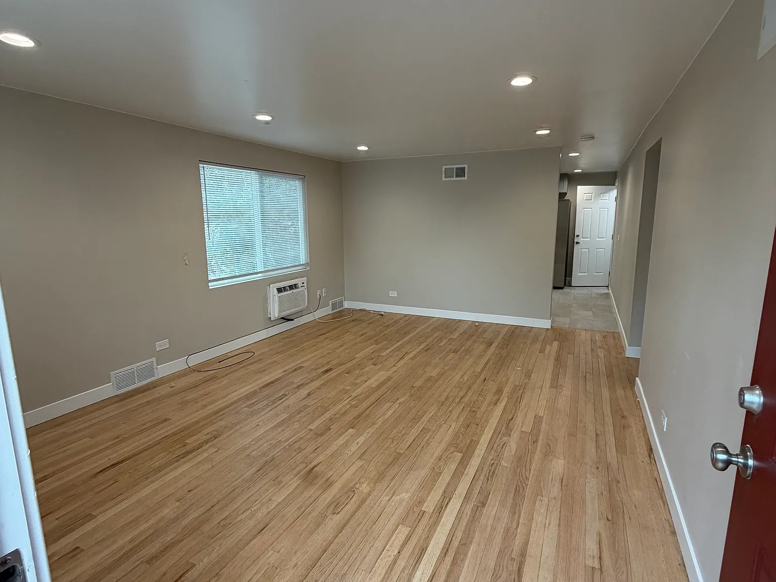 2 bed, 900 sqft, $2,250 — Photo 2