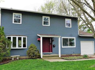 205 McDivitt Ave, Lincoln, IL 62656