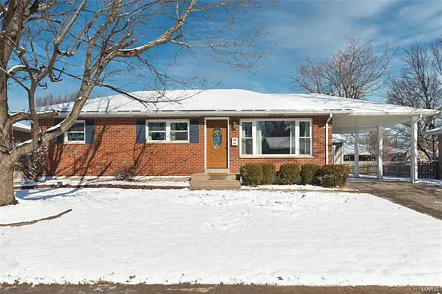 42 Villa Dr photo 1