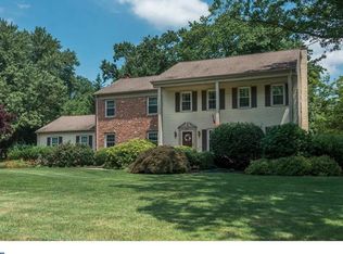261 N Riding Dr, Moorestown, NJ 08057