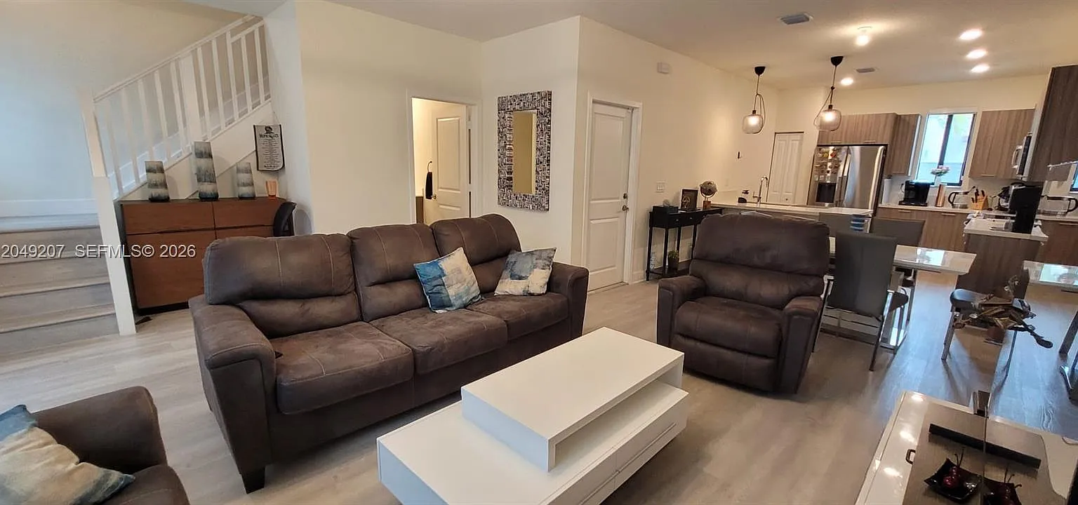 Downtown Doral South Phas — Photo 4