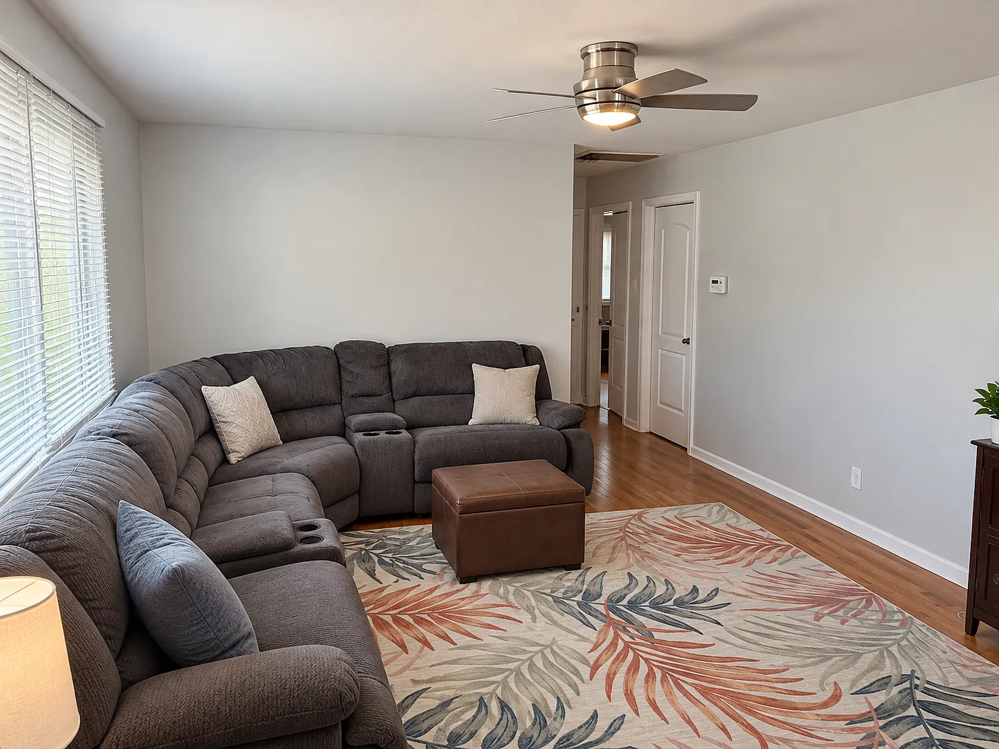 3 bed, 1056 sqft, $1,850 — Photo 4