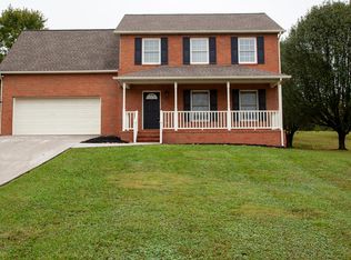 252 Country Walk Dr, Powell, TN 37849