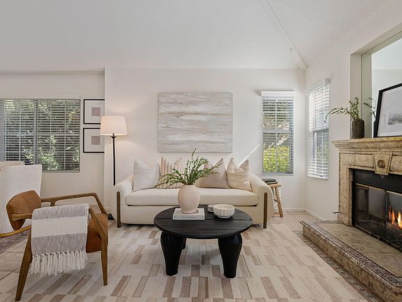 4th image of 3709 Greggory Way Unit 2
