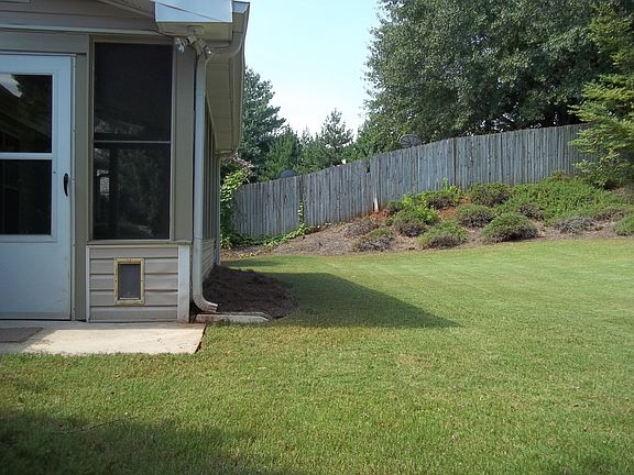 2nd image of 565 Suwanee East Dr