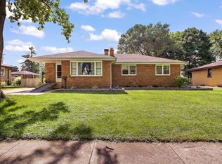 1703 Alma Dr, Crest Hill, IL 60403