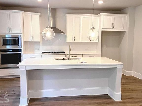 4th image of 327 Caledonia Ct #24