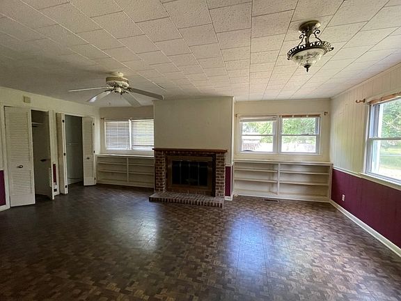 2nd image of 900 E Hollywood St