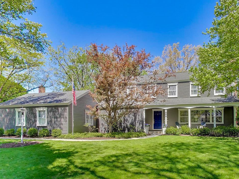 1st image of 858 Woodbine Ln