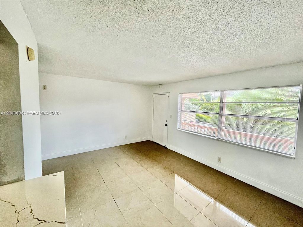241 SE 9th Ave APT 207, photo 9