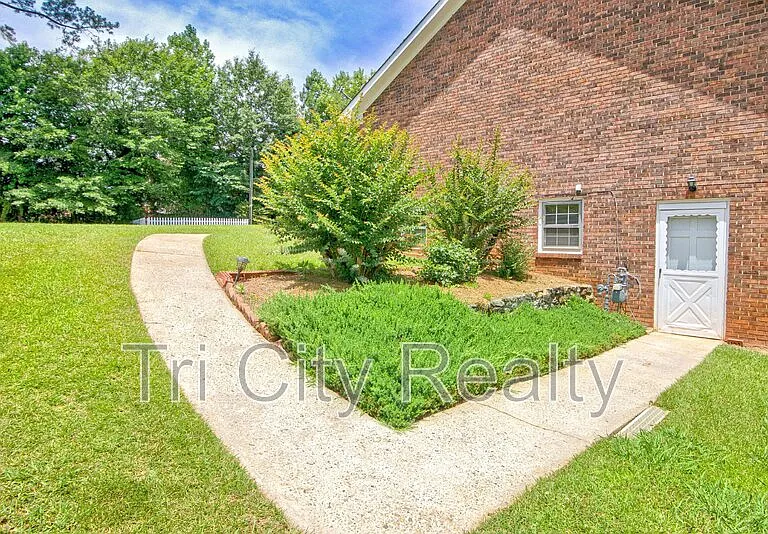 630 Hawthorne Pl — Photo 51